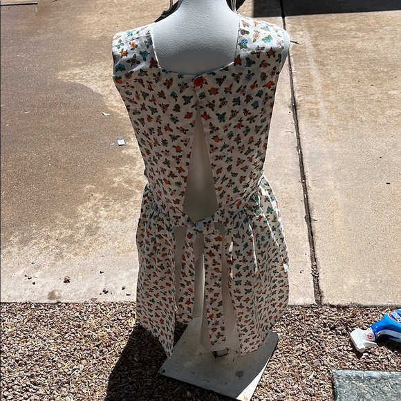 Handcrafted Smock Apron Bluebell Daisy - Picture 4 of 6